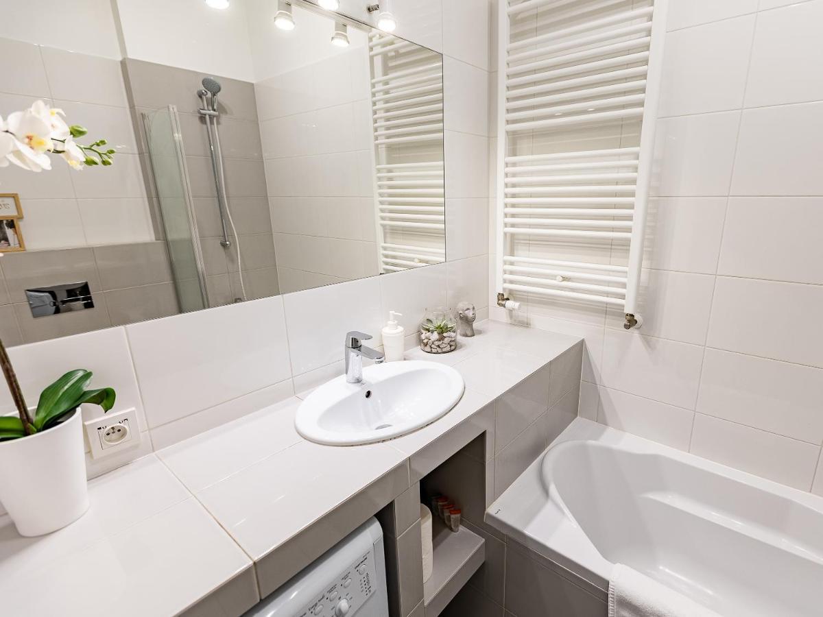 Kolejowa Aparthotel Varsó Kültér fotó