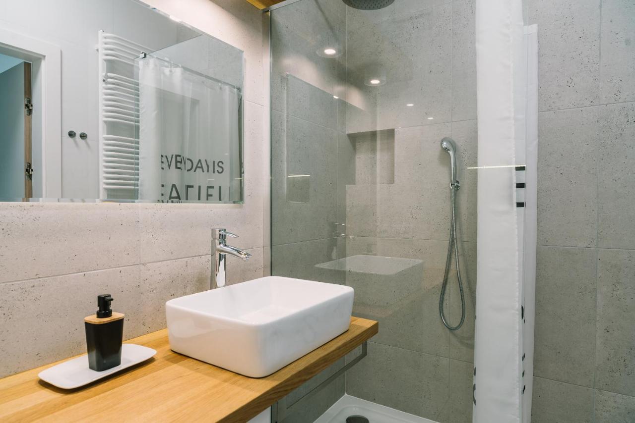 Kolejowa Aparthotel Varsó Kültér fotó