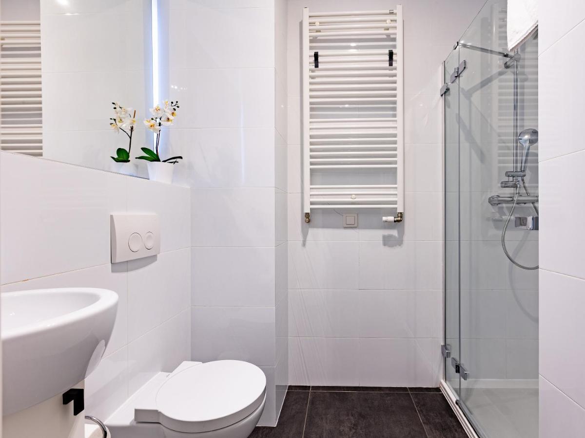 Kolejowa Aparthotel Varsó Kültér fotó